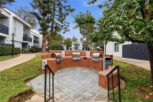 18645 Hatteras Street 289, Tarzana, CA 91356