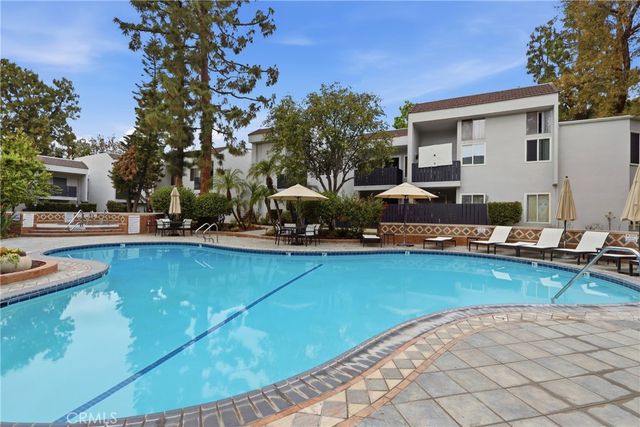 18645 Hatteras Street 289, Tarzana, CA 91356