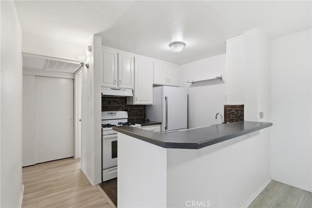 18645 Hatteras Street 289, Tarzana, CA 91356