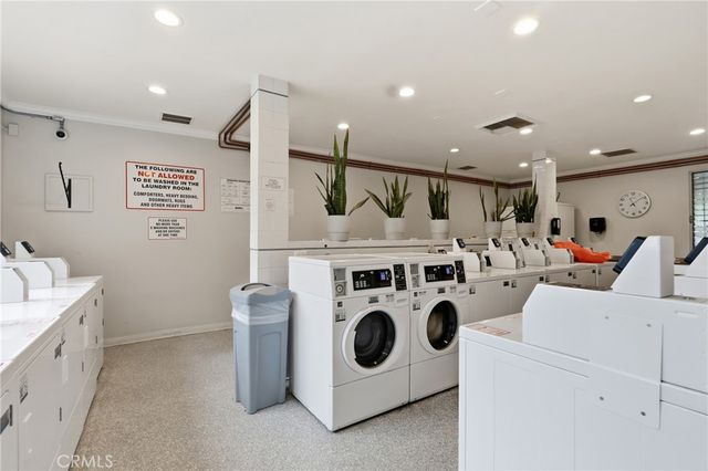 18645 Hatteras Street 289, Tarzana, CA 91356