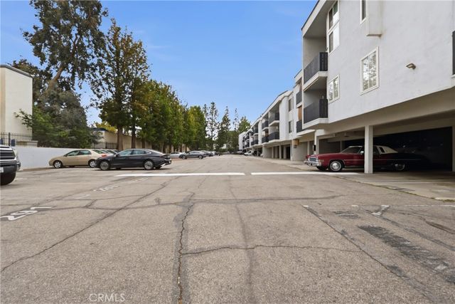 18645 Hatteras Street 289, Tarzana, CA 91356