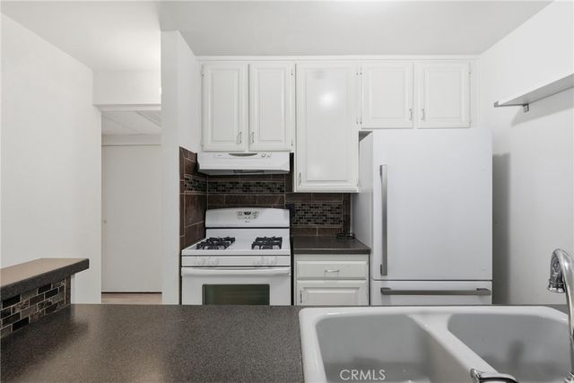 18645 Hatteras Street 289, Tarzana, CA 91356