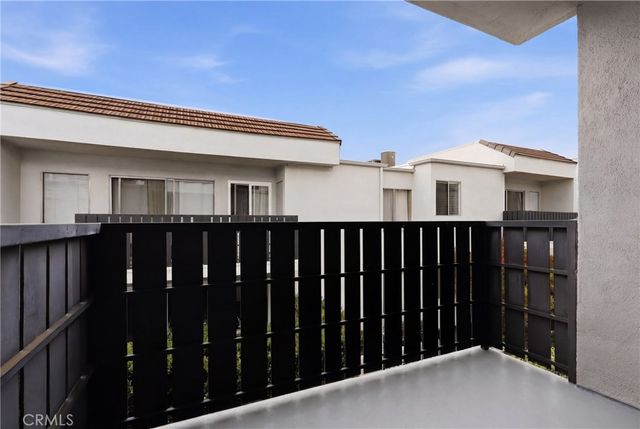 18645 Hatteras Street 289, Tarzana, CA 91356
