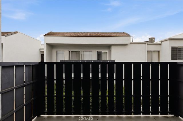 18645 Hatteras Street 289, Tarzana, CA 91356