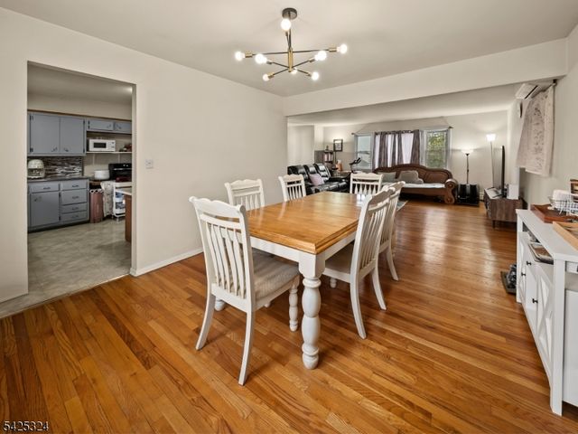 33 Beech St, Little Ferry Boro, NJ 07643