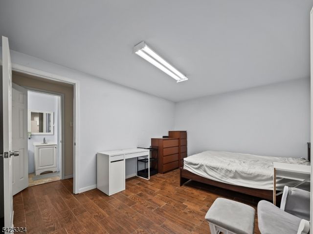 33 Beech St, Little Ferry Boro, NJ 07643