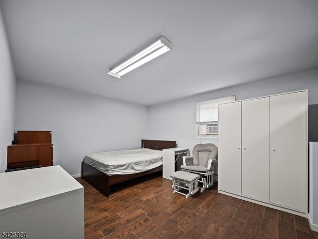 33 Beech St, Little Ferry Boro, NJ 07643