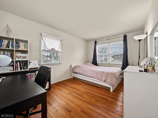 33 Beech St, Little Ferry Boro, NJ 07643