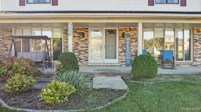 16136 Amore Street, Clinton Township, MI 48038