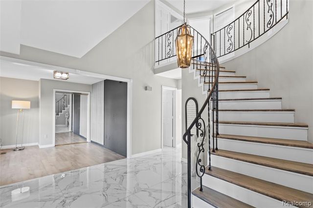 16136 Amore Street, Clinton Township, MI 48038