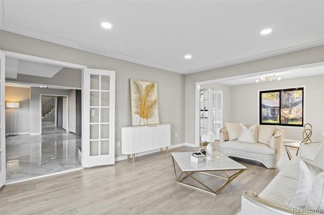 16136 Amore Street, Clinton Township, MI 48038