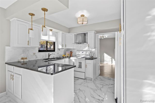 16136 Amore Street, Clinton Township, MI 48038