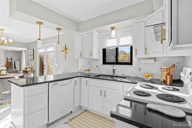 16136 Amore Street, Clinton Township, MI 48038