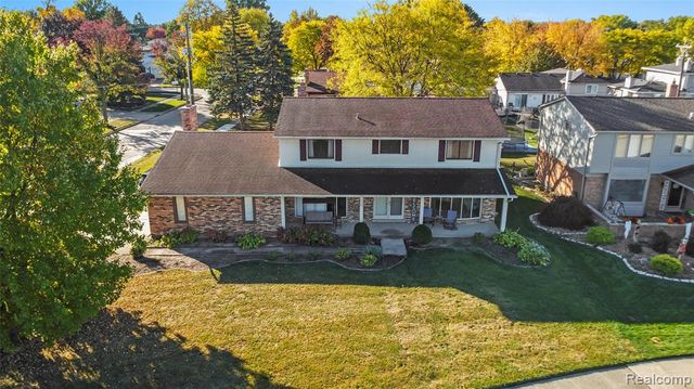 16136 Amore Street, Clinton Township, MI 48038