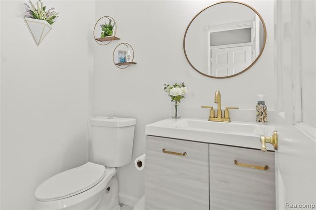 16136 Amore Street, Clinton Township, MI 48038