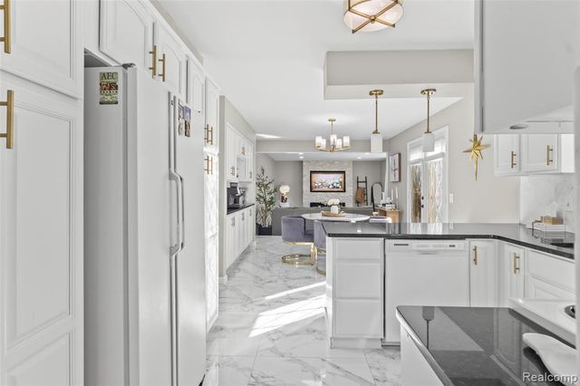 16136 Amore Street, Clinton Township, MI 48038