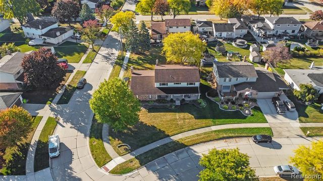 16136 Amore Street, Clinton Township, MI 48038