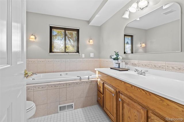 16136 Amore Street, Clinton Township, MI 48038