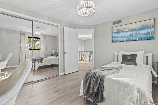 16136 Amore Street, Clinton Township, MI 48038