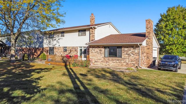 16136 Amore Street, Clinton Township, MI 48038