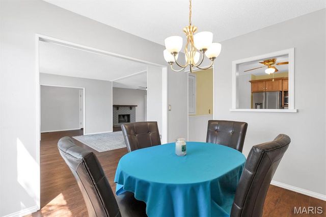 5728 Hidden Stone Drive, Oakville, MO 63129