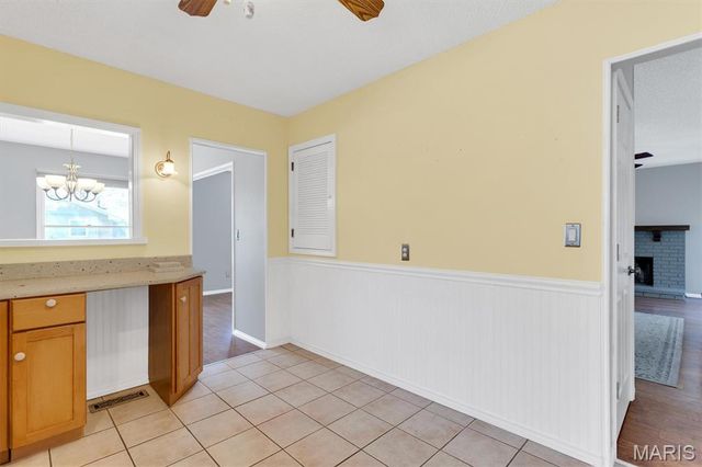 5728 Hidden Stone Drive, Oakville, MO 63129
