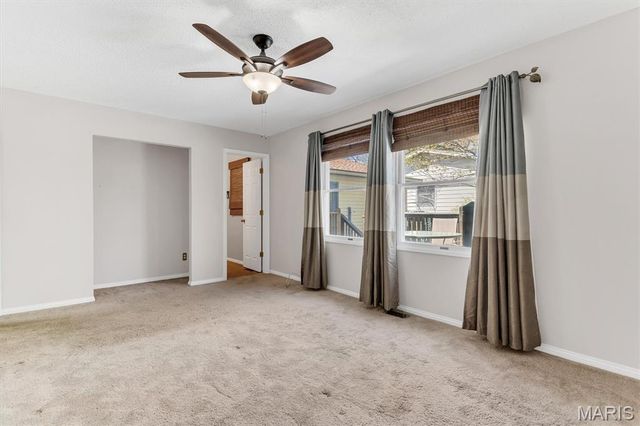 5728 Hidden Stone Drive, Oakville, MO 63129