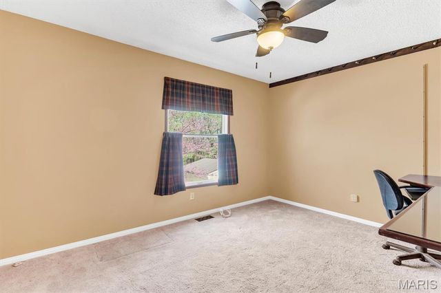 5728 Hidden Stone Drive, Oakville, MO 63129
