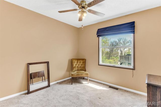 5728 Hidden Stone Drive, Oakville, MO 63129