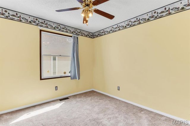 5728 Hidden Stone Drive, Oakville, MO 63129