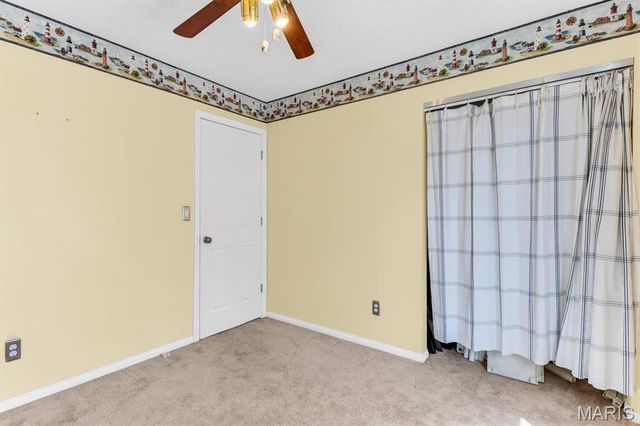 5728 Hidden Stone Drive, Oakville, MO 63129