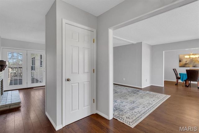 5728 Hidden Stone Drive, Oakville, MO 63129