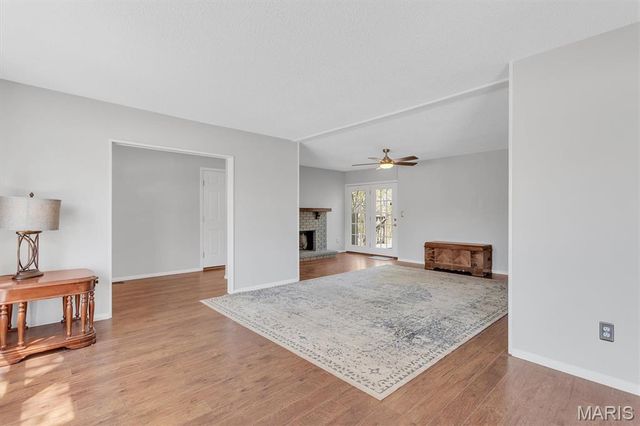 5728 Hidden Stone Drive, Oakville, MO 63129