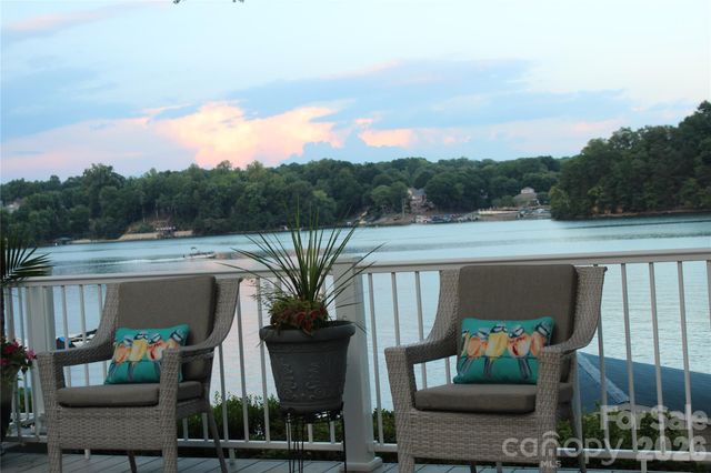 8470 Marina Lane, Catawba, NC 28609