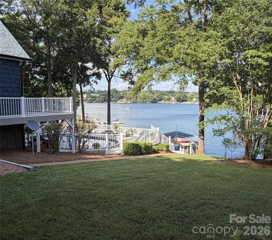 8470 Marina Lane, Catawba, NC 28609