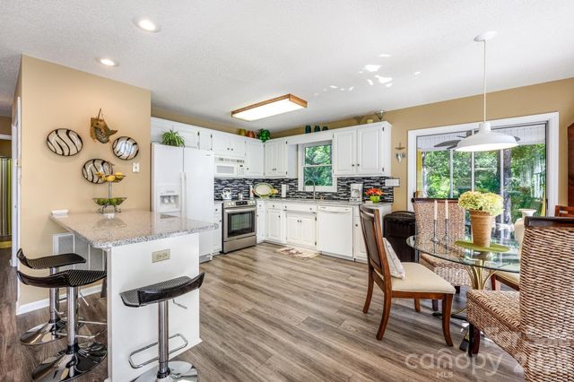 8470 Marina Lane, Catawba, NC 28609