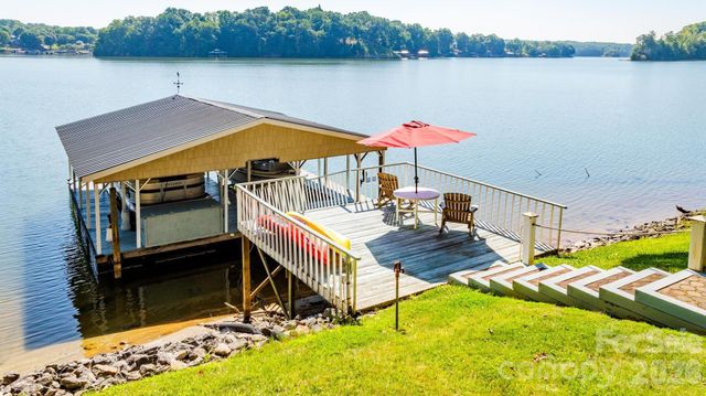 8470 Marina Lane, Catawba, NC 28609