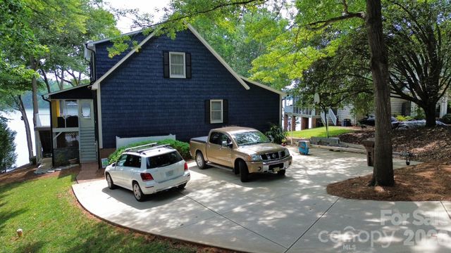 8470 Marina Lane, Catawba, NC 28609