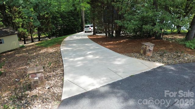 8470 Marina Lane, Catawba, NC 28609