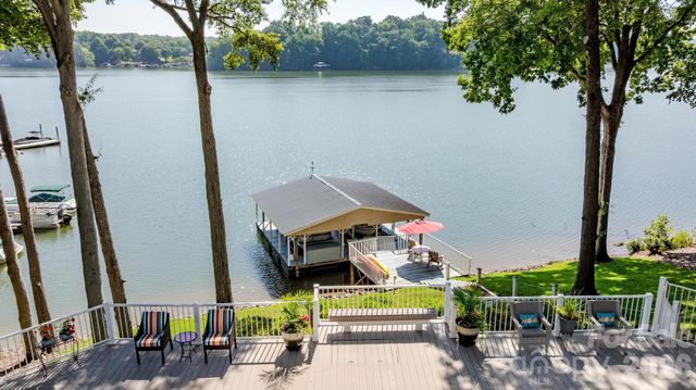 8470 Marina Lane, Catawba, NC 28609