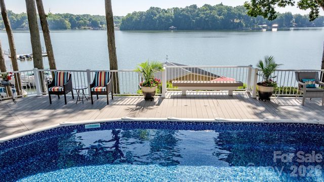 8470 Marina Lane, Catawba, NC 28609