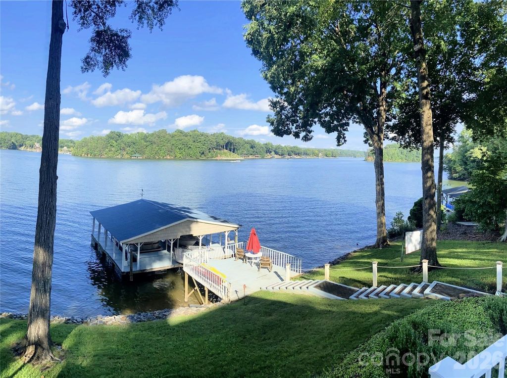 8470 Marina Lane, Catawba, NC 28609