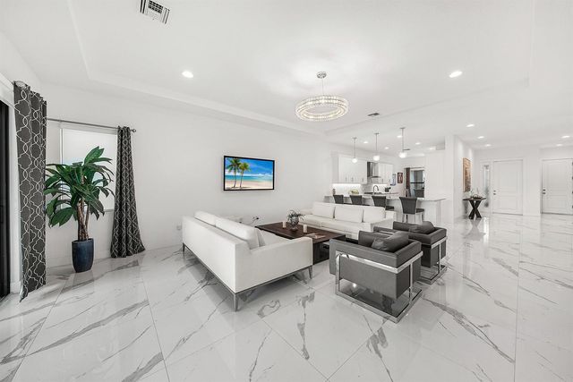 13689 Artisan Circle, Palm Beach Gardens, FL 33418
