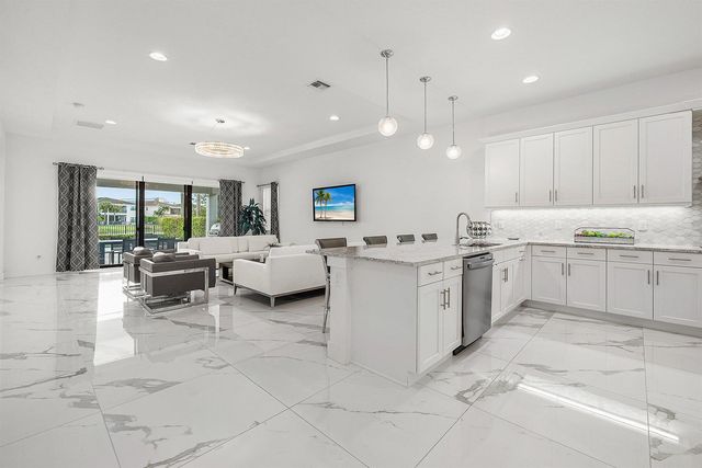 13689 Artisan Circle, Palm Beach Gardens, FL 33418