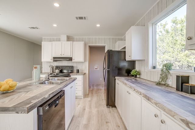 6303 N Oklahoma Trail, Granbury, TX 76048