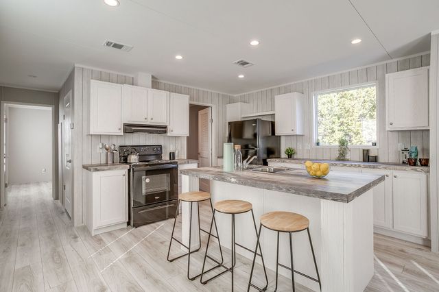 6303 N Oklahoma Trail, Granbury, TX 76048