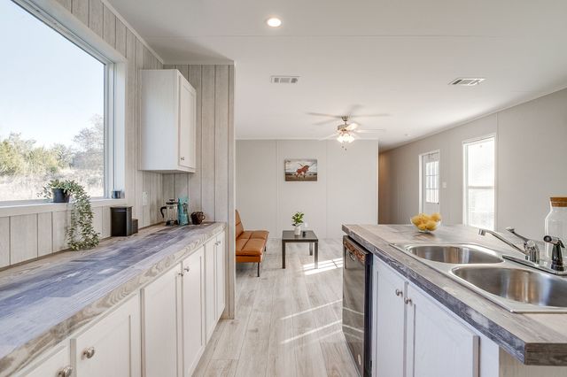 6303 N Oklahoma Trail, Granbury, TX 76048