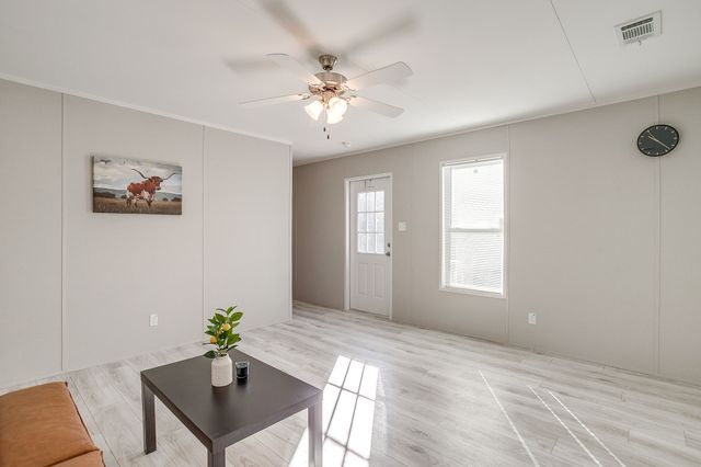 6303 N Oklahoma Trail, Granbury, TX 76048