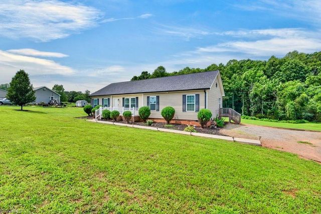 1018 Carson James Drive, Boonville, NC 27011