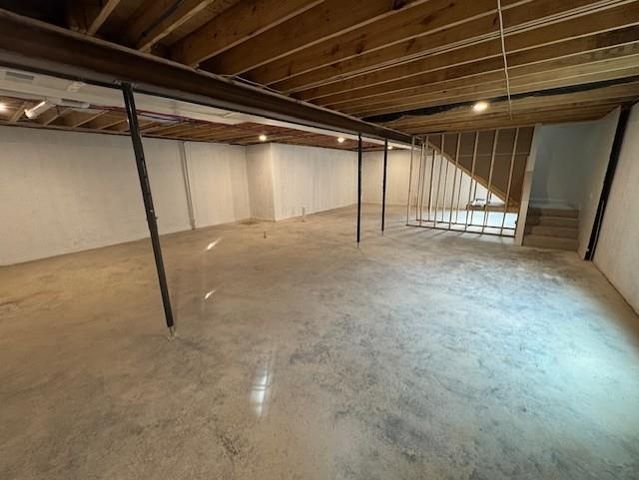 1881 Lake Viking Terrace, Gallatin, MO 64640